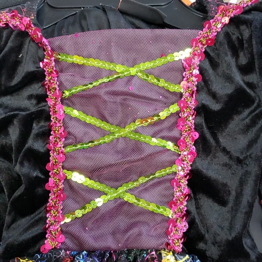 Hallow's Eve NWT Witch Costume with Matching Hat, Girls 4